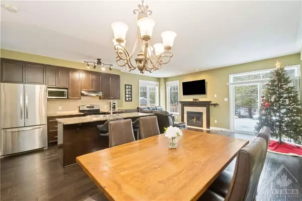 Stittsville, ON K2S 0B7,301 HORSESHOE CRES