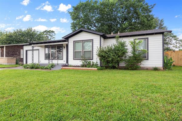 Hurst, TX 76053,216 W Pecan Street