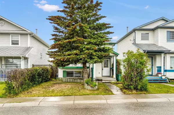 Calgary, AB T1Y 6Z9,250 Saratoga Close NE