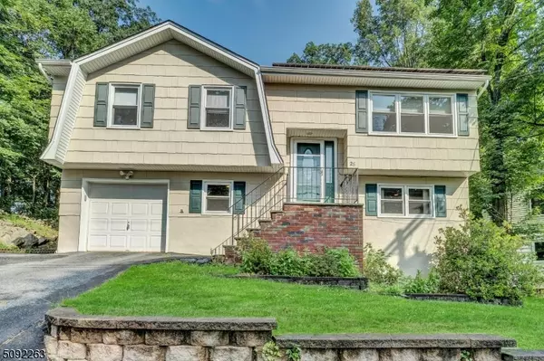 28 Adelphi Trl, Hopatcong Boro, NJ 07843