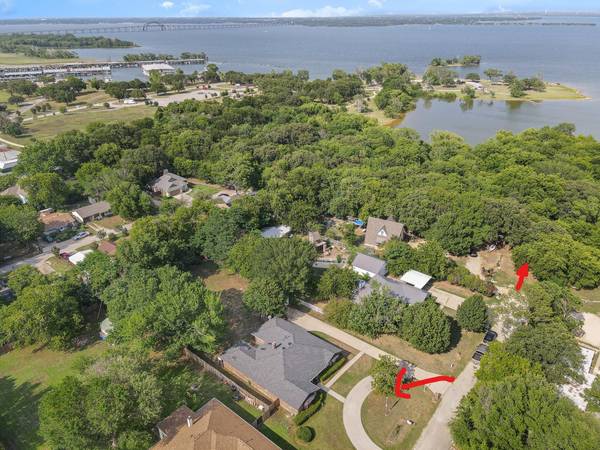 713 Lakeland Road, Lake Dallas, TX 75065