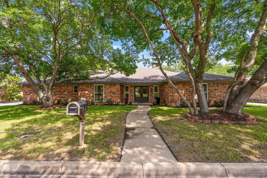 7004 Tumbling Trail, Fort Worth, TX 76116