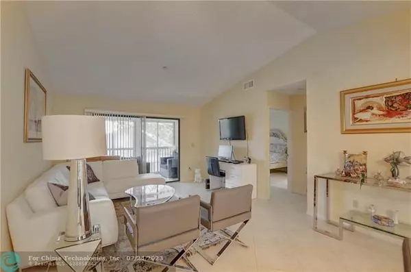 Delray Beach, FL 33484,15342 Lakes Of Delray Blvd  #108