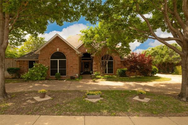 6316 Meadow Lakes Drive, North Richland Hills, TX 76180