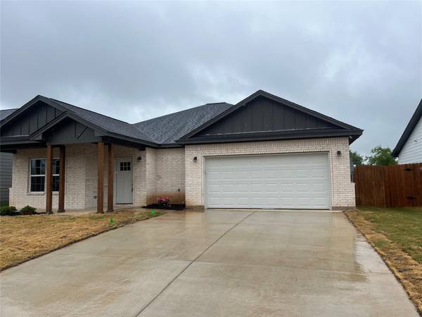 112 Magnolia Estates Street, Crowley, TX 76036