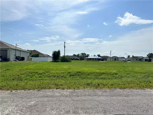 124 NW 25th AVE, Cape Coral, FL 33993