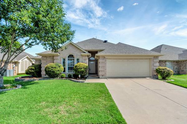 8416 Emerald Circle, North Richland Hills, TX 76180