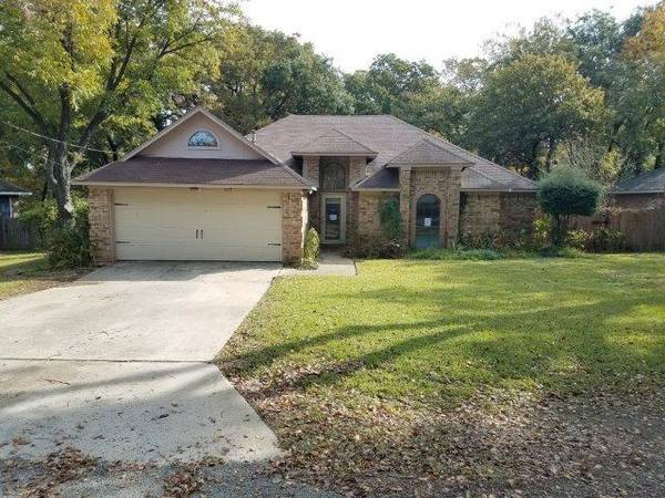 323 Berry Lane,  Shady Shores,  TX 76208