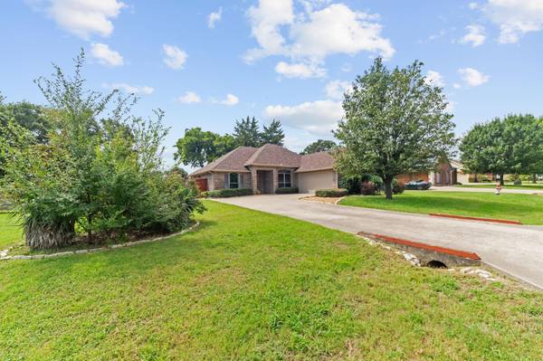 211 Harrison Court, Shady Shores, TX 76208