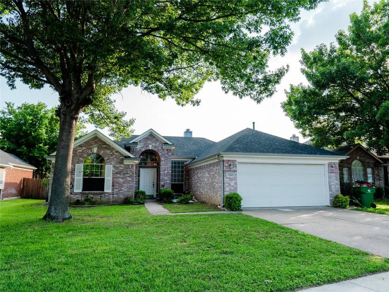 5765 Rockport Lane, Haltom City, TX 76137