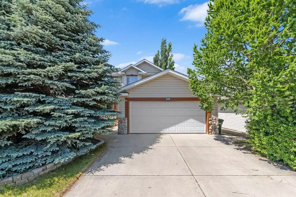 Airdrie, AB T4B 2G8,39 Woodside CRES NW