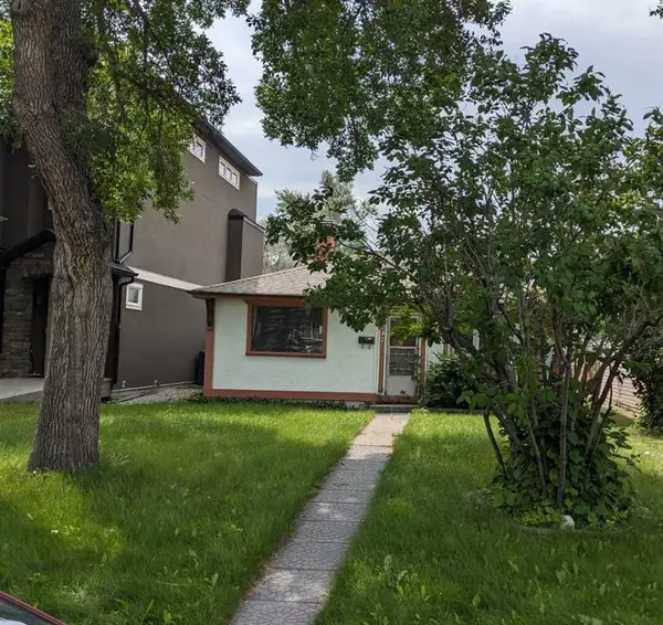 Calgary, AB T2E 1W9,247 24 AVE NE