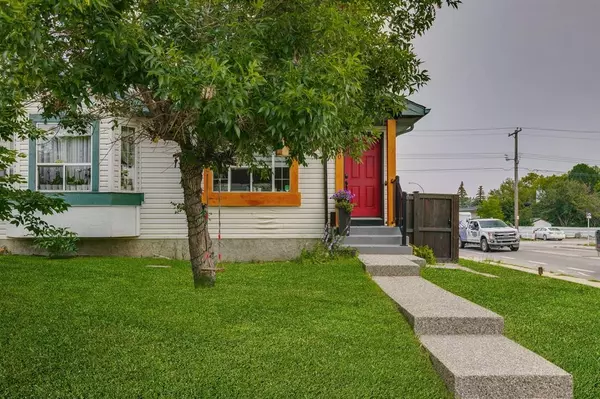 Calgary, AB T3E 2K5,2640 29 ST SW