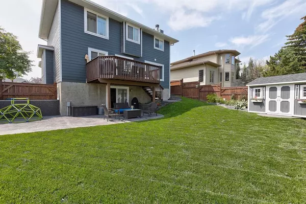 Calgary, AB T3H2S9,101 Straddock CRES SW