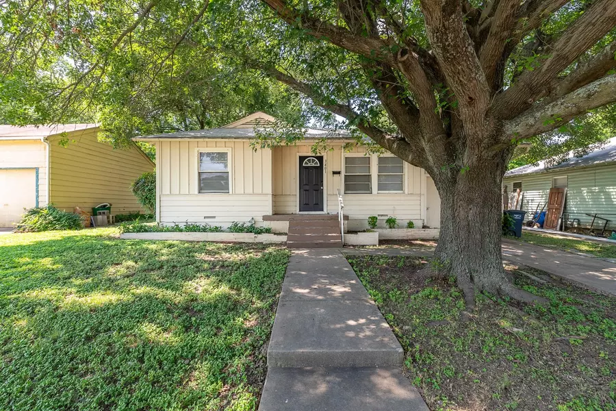 3401 W Gambrell Street, Fort Worth, TX 76133