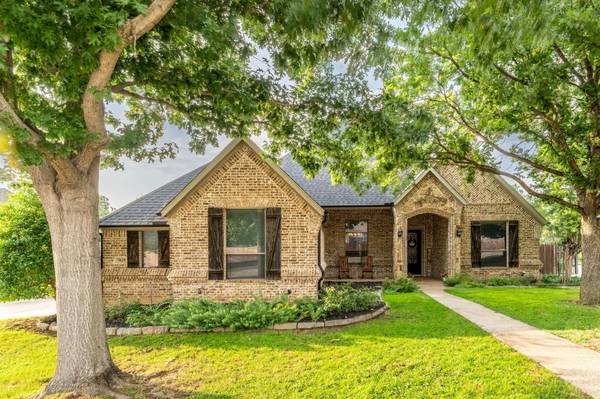 7829 Green Valley Drive,  North Richland Hills,  TX 76182