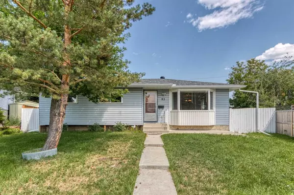 Calgary, AB T2A 2R9,93 Marwood CIR NE