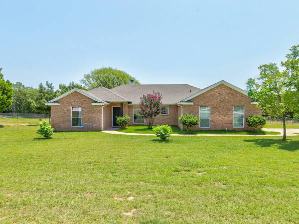 301 Sandy Creek Court, Weatherford, TX 76085