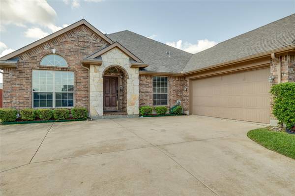 708 Saline Creek Drive, Glenn Heights, TX 75154