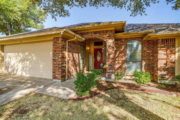 101 Sunny Meadows Drive, Burleson, TX 76028