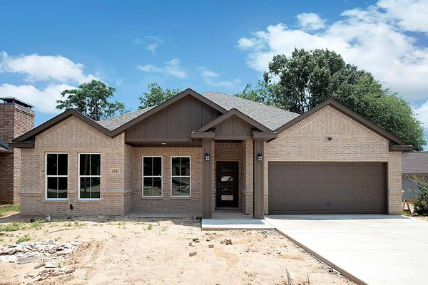 124 Settlers Court, Palestine, TX 75801