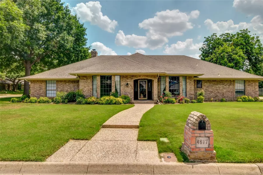 4817 Albermarle Drive, Fort Worth, TX 76132