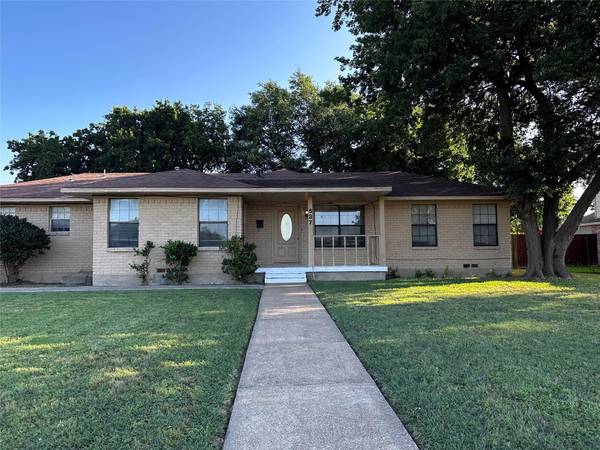 537 Francis Street, Lancaster, TX 75146