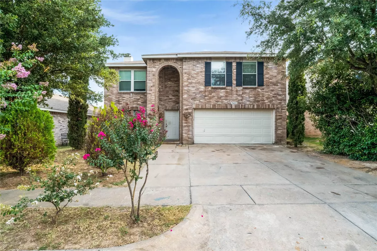 Fort Worth, TX 76135,5421 New Castleton Lane