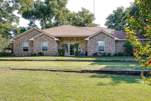 649 FM 2815 S,  Bonham,  TX 75418