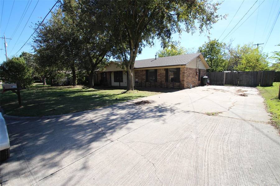 902 Austin Street, Sanger, TX 76266