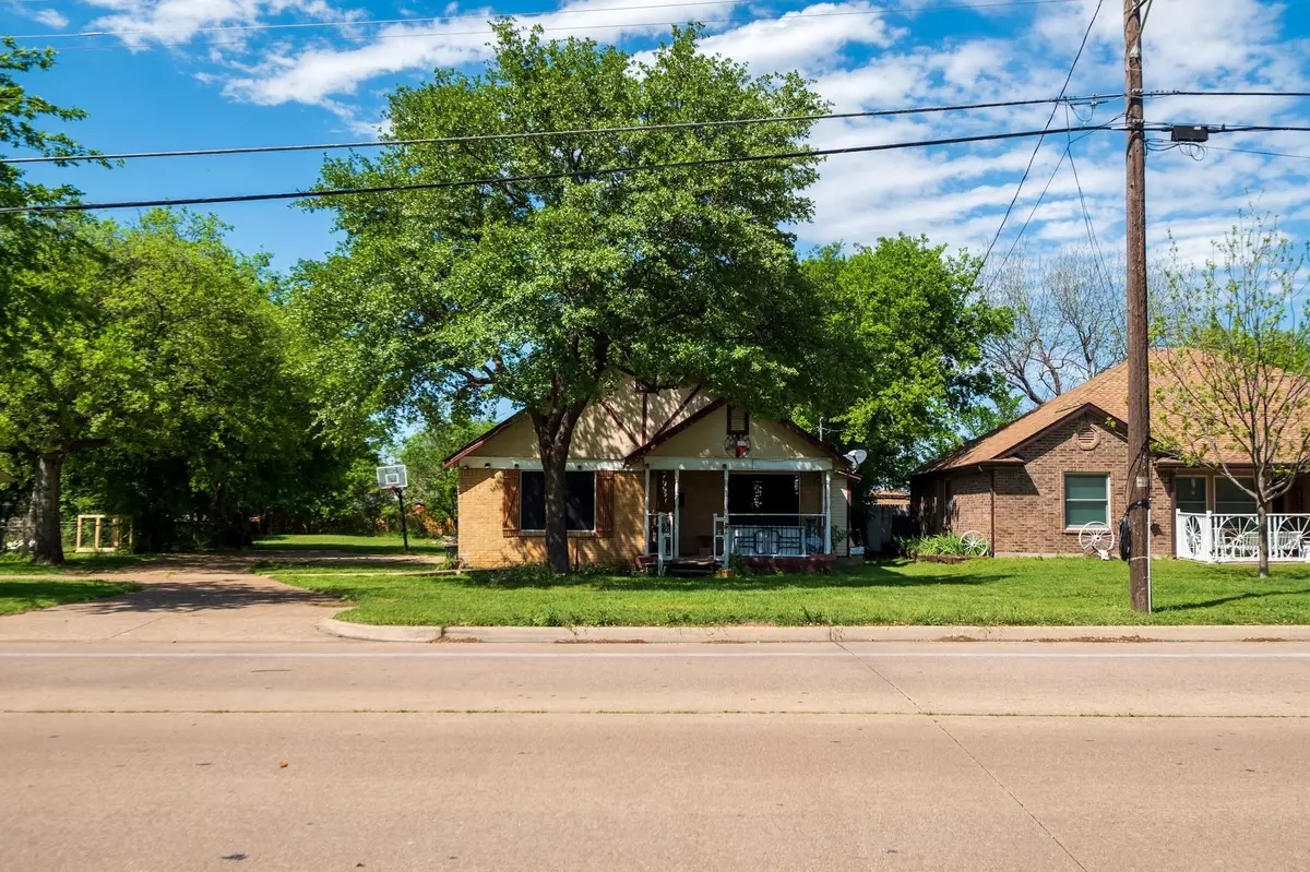 Crowley, TX 76036,516 W Main Street