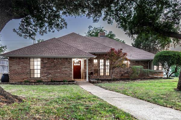 1614 Crested Butte Drive, Lewisville, TX 75077