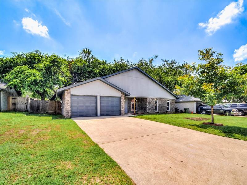 7108 Briardale Drive, North Richland Hills, TX 76182