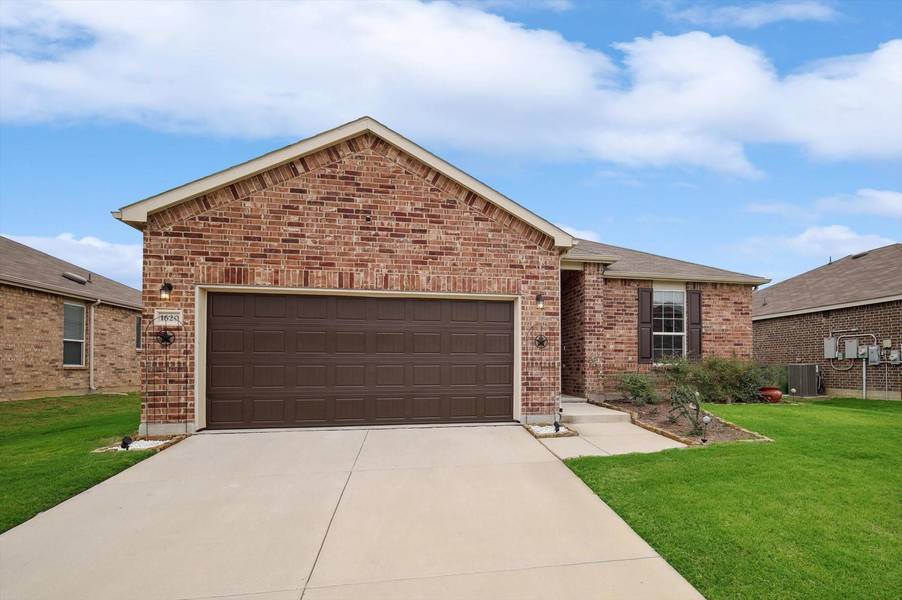 1620 Trace Drive, Aubrey, TX 76227