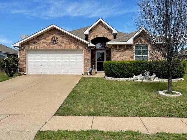 212 Arrowhead Drive, Burleson, TX 76028