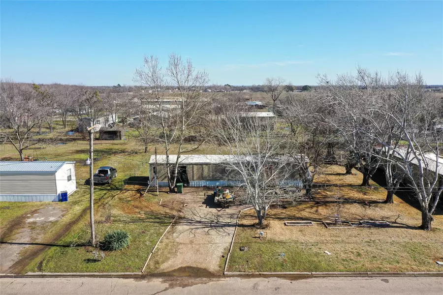 410 S Broadway, Whitesboro, TX 76273