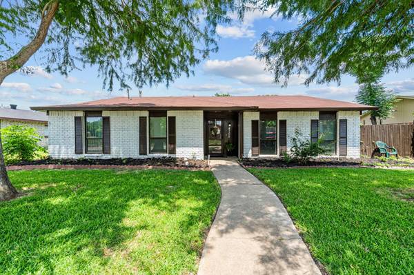 4705 Spanish Trail, Grand Prairie, TX 75052