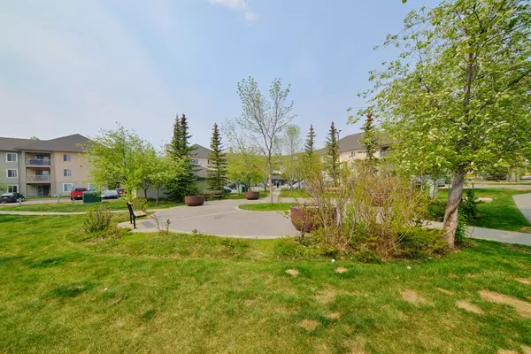 Calgary, AB T3G 5N5,2000 Citadel Meadow PT NW #308