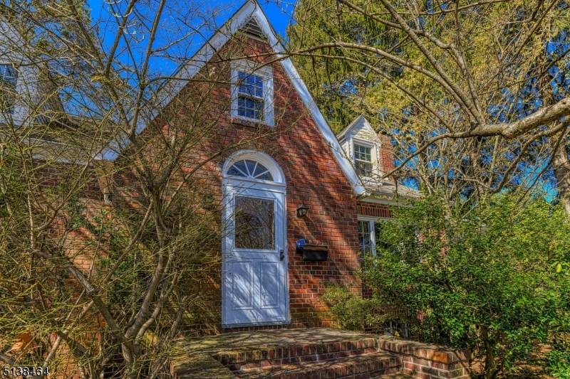 7 Elizabeth Ave, East Brunswick Twp., NJ 08816