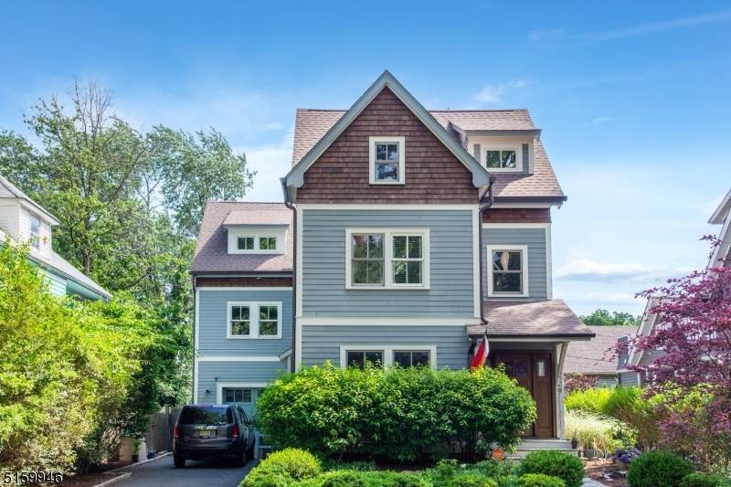 9 Laurel Pl, Glen Ridge Boro Twp., NJ 07028