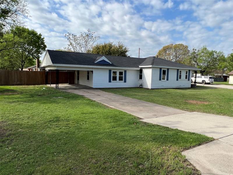 306 W Red Oak Road, Red Oak, TX 75154