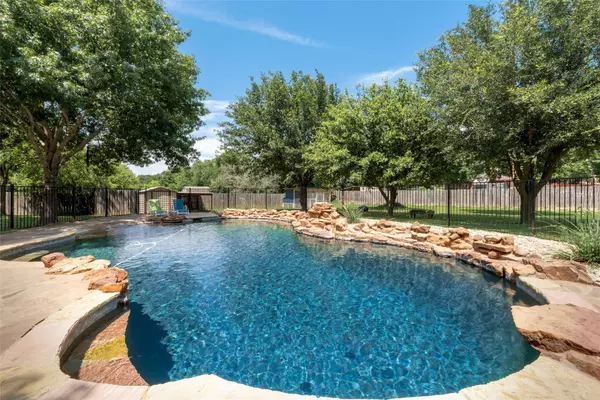 2519 Jewett Road, Burleson, TX 76028