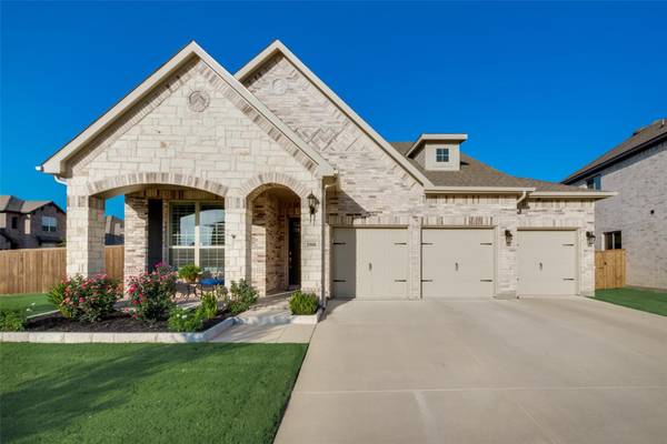 2908 Lakeside Drive, Aubrey, TX 76227