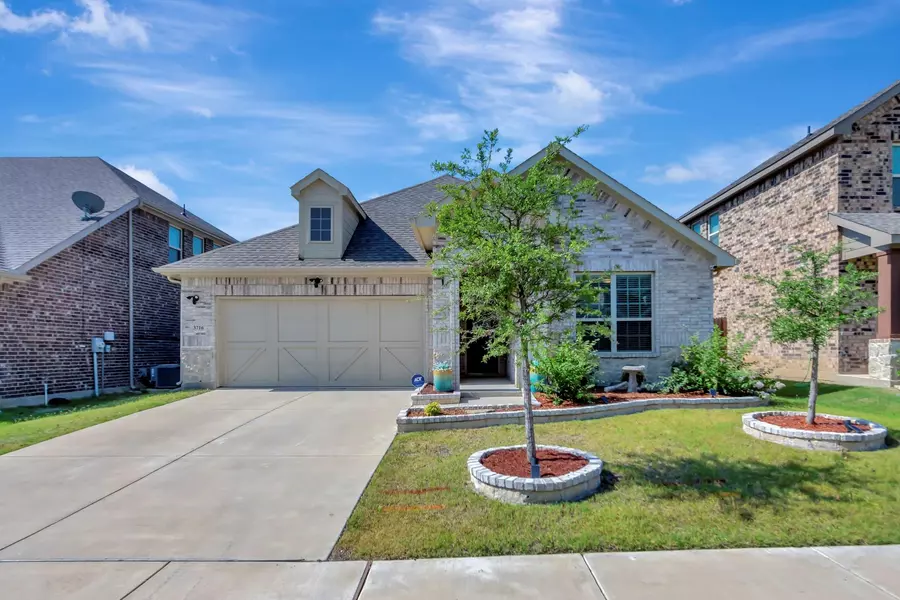 3716 Fossil Tree Lane, Fort Worth, TX 76244