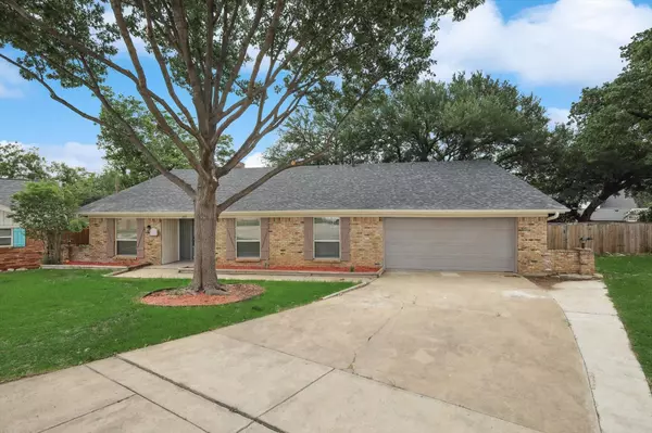 Bedford, TX 76022,283 Somerset Circle