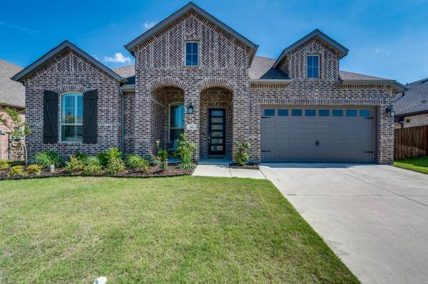 464 Wolf Creek Drive,  Waxahachie,  TX 75165