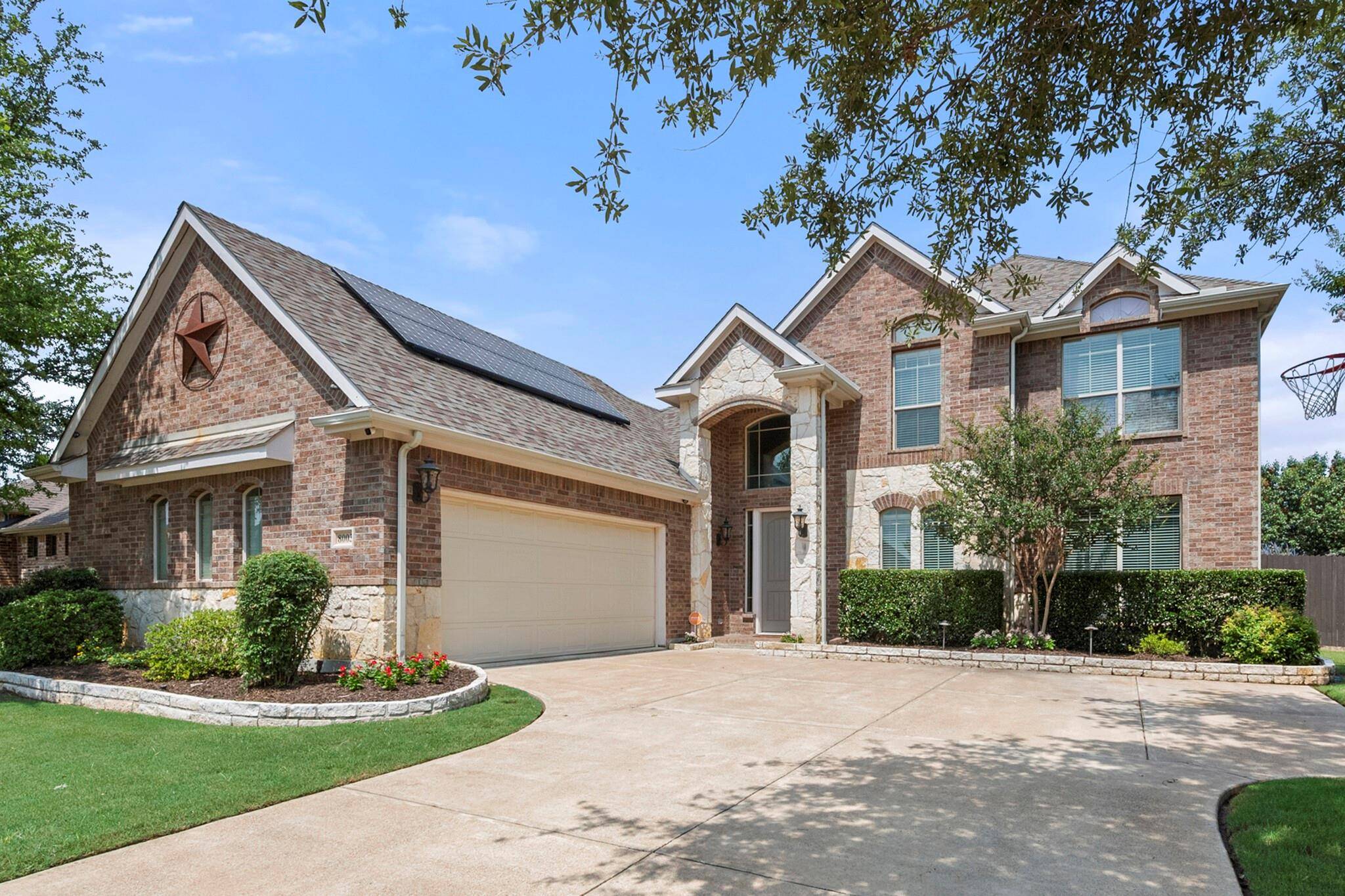 8003 Comstock Drive, Arlington, TX 76001
