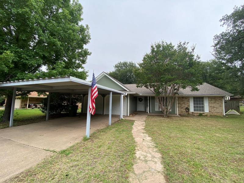 704 Holly Hill Road, Mineral Wells, TX 76067