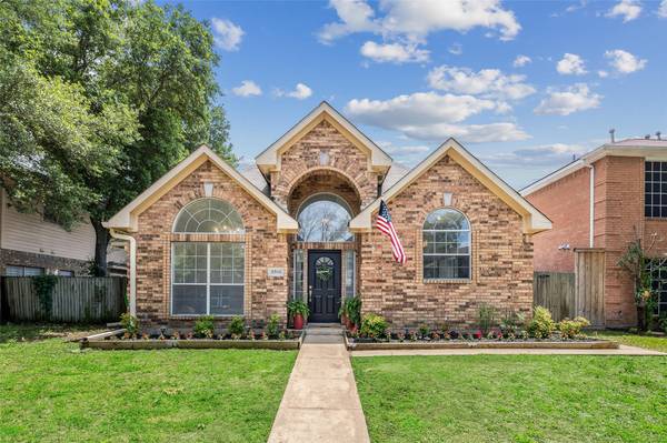 2910 Lois Lane, Rowlett, TX 75088