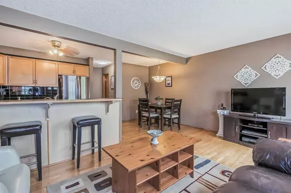 Calgary, AB T3K 5X2,306 Country Village CPE NE